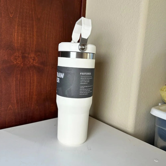 NIB The ICEFLOW Stanley Flip Straw Tumbler 30 oz RARE Cream Colorway - Picture 4 of 6